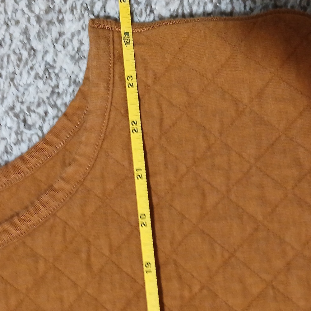 Duluth Trading Co Men's Brown Quilted Vest - Picture 5 of 10
